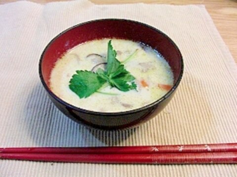 栄養満点♪豆乳入り沢煮椀